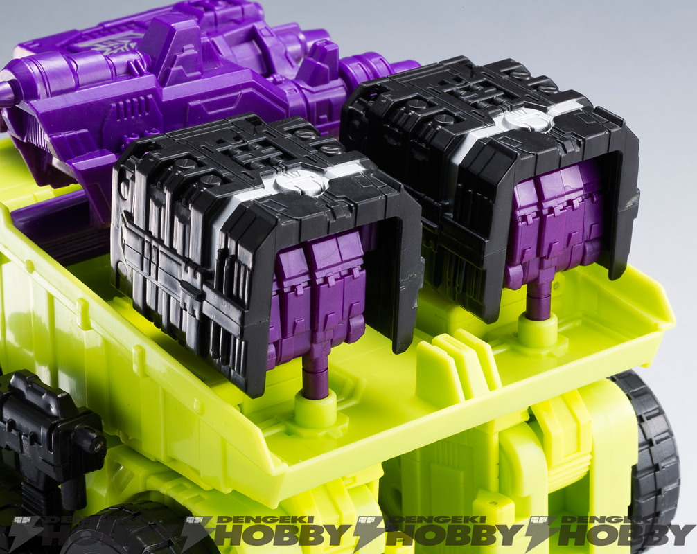 Transformers News: New Images of Takara Tomy Unite Warriors 4 UW04 Devastator: Weapon Storage, Individual Bots, Box Art