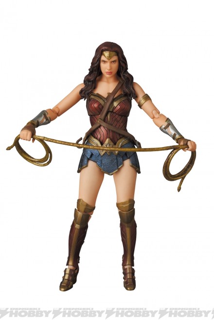 07-mafex_wonder_woman_02