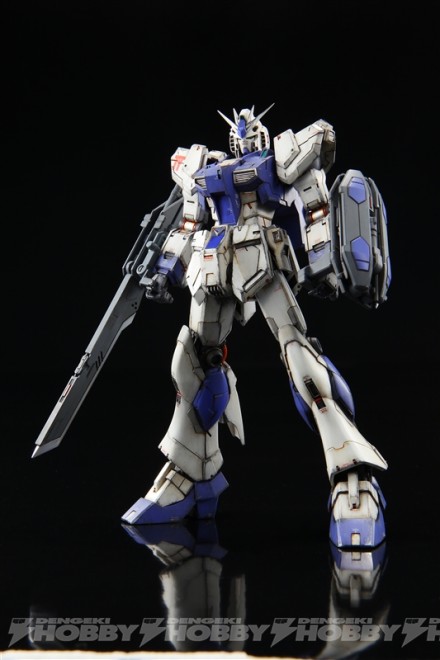 ▲電撃ホビーマガジンにて掲載された、ハイディテール版の「1/144 HGUC νガンダム」（製作：NAOKI）。漫画では、タツヤがスケールモデルの知識を活用して製作した機体として登場する。