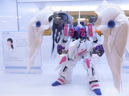 ▲ガンダムやガンプラに造詣が深い市川紗椰さんによる「クシャトリヤ（キュベレイカラー Ver.）」。ロマンを感じさせる機体名ですね。