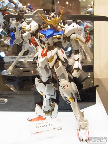 ▲注目の新製品「ハイレゾリューションモデル 1/100 ガンダムバルバトス」。3月26日発売で、価格は17,280円（税込）。