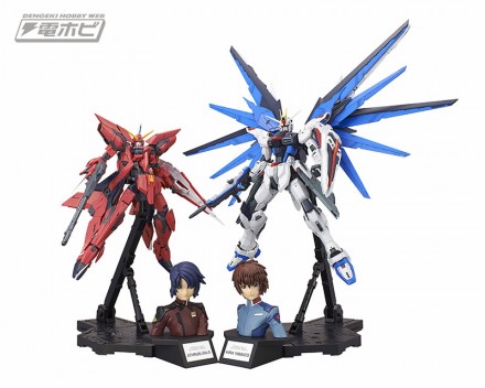 ガンプラとのディスプレイ ※「ガンプラ」や「アクションベース」は別売りです。