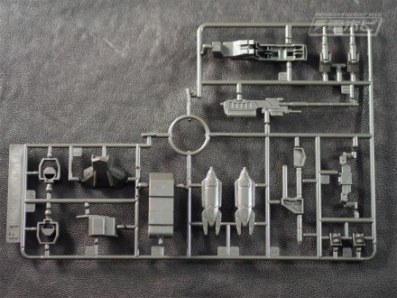 ▲F1ランナーです。武器をはじめ、各形態再現用パーツが見えます。