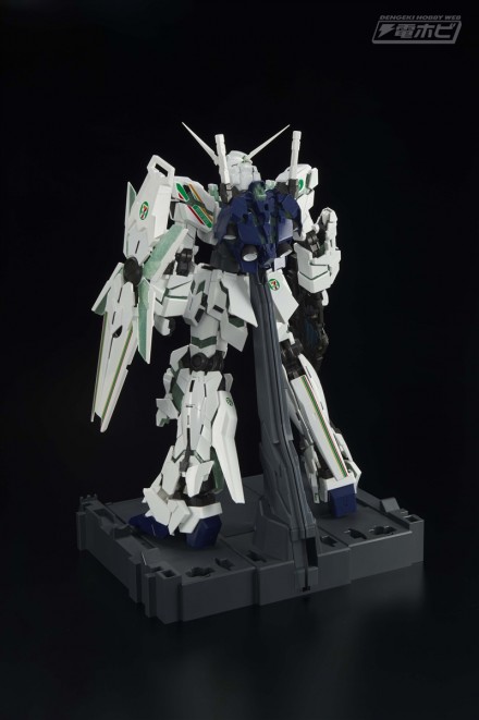 pg711unicorn_rear001