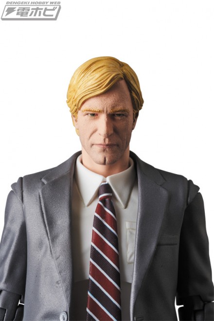 mafex_harveydent_4