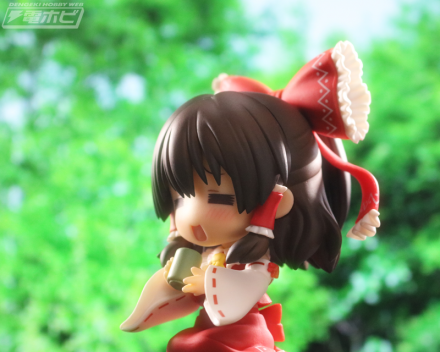 rev_nendoroid_reimu_013