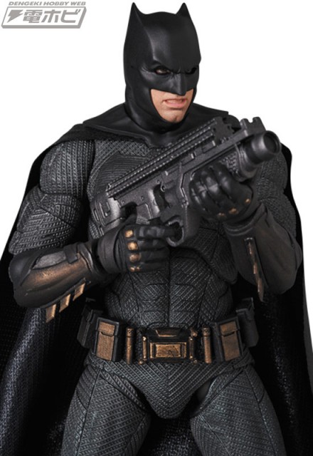 MAFEX-BATMAN_2