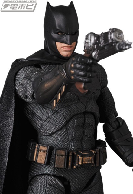 MAFEX-BATMAN_8