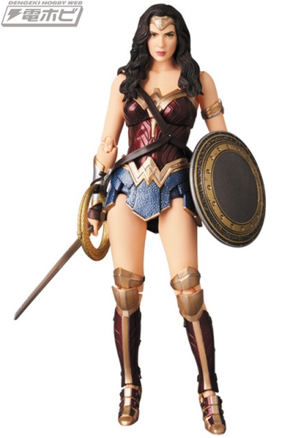 MAFEX-WONDER-WOMAN_1