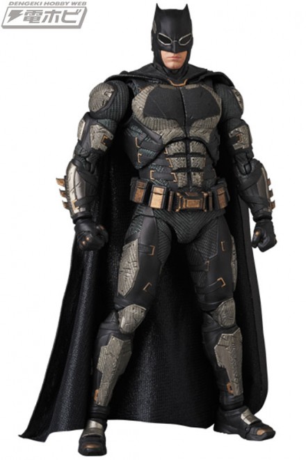 MAFEX-BATMAN-TACTICAL-SUIT-Ver