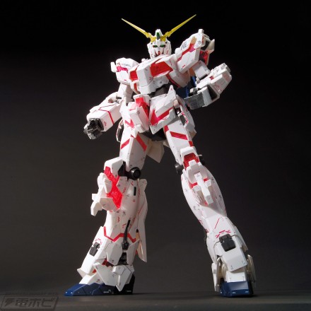 ▲「メガサイズモデル 1/48 ガンダムベース限定 RX-0 ユニコーンガンダム Ver. TWC」。税込み価格：11,880円、11月24日発売予定。