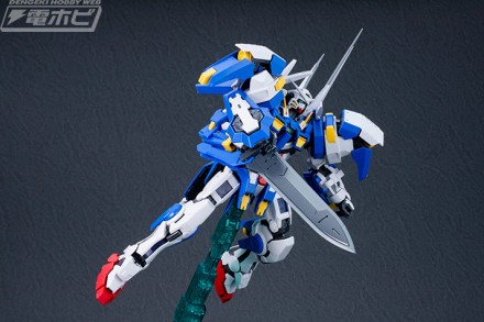 ▲これにて「MG 1/100 ガンダムアヴァランチエクシアダッシュ」のガンプラ素組みレビューを終わります。キレイにシールを貼った完成見本の勇姿もコチラの記事でぜひご確認ください。 https://hobby.dengeki.com/news/567750/