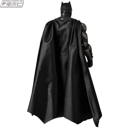 mafex_batman-tactical_a04