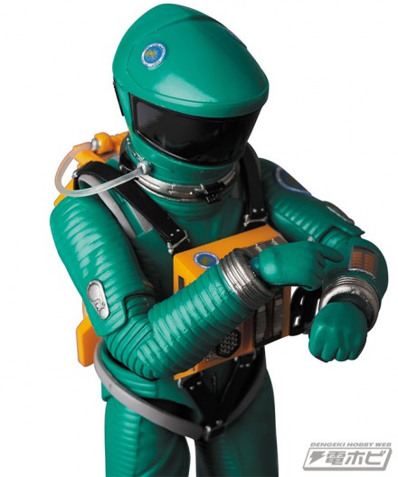 mt_04_mafex_mafex_spacesuit_green_blue_13