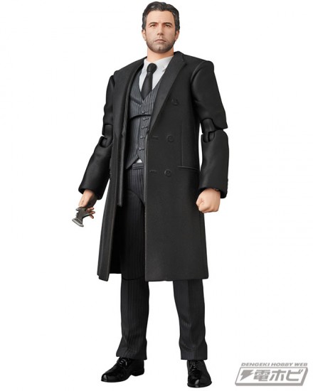 mt1901_07_mafex_bruce-wayne_01