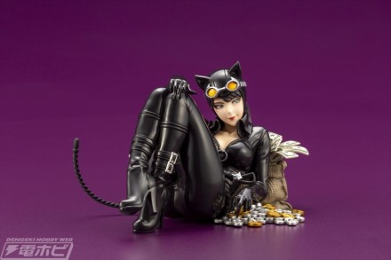 DC037_catwomanR2_R