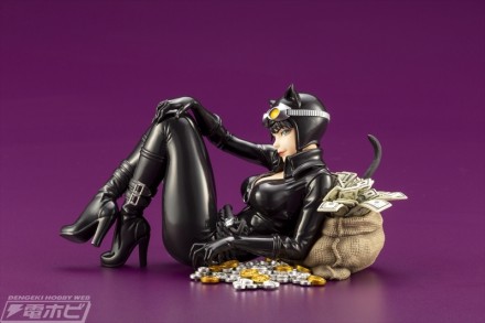 DC037_catwomanR5_R