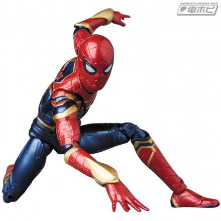 mafex_iron-spider_08_02