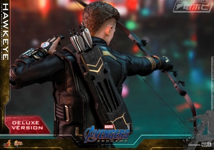 06_Hot_Toys_Hawkeye_Bonus