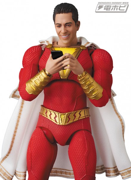 mt1904_091_mafex_shazam_04