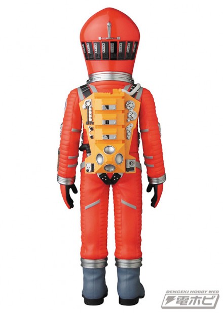 mt1904_18_vcd_spacesuit_02