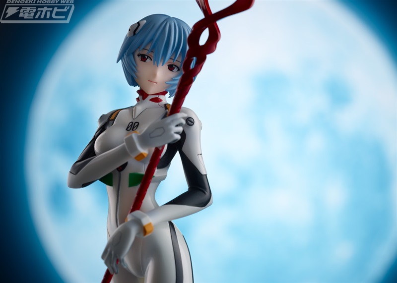 ヱヴァンゲリヲン新劇場版』ロンギヌスの槍を抱いた綾波レイがフィギュア化！EVANGELION  STORE限定の「パールカラーedition」もラインナップ | 電撃ホビーウェブ