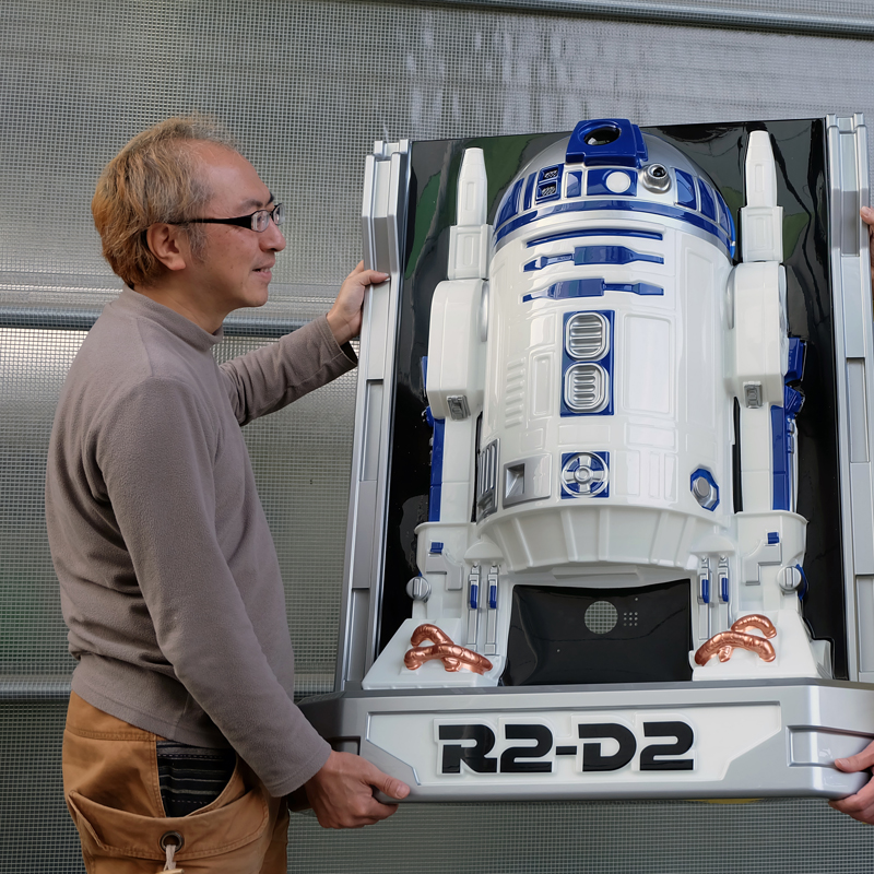 STAR WARS』より、R2-D2の等身大フィギュアが登場！ SWマニアが徹底