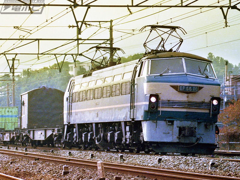 国鉄時代の電気機関車EF66の1/45スケールキットが前期型スタイルで青島 