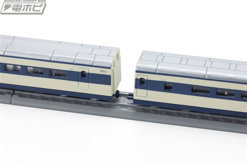 Nゲージサイズの東海道新幹線0系・N700Sが付いた「リビングトレイン 
