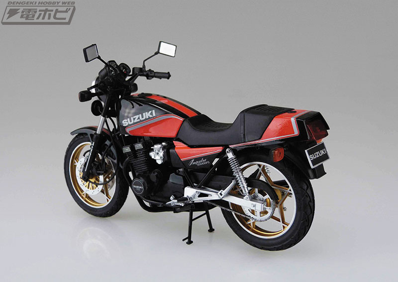 アオシマ「ザ☆バイク」シリーズに「ホンダ NC07 CBX400F」と82年式 